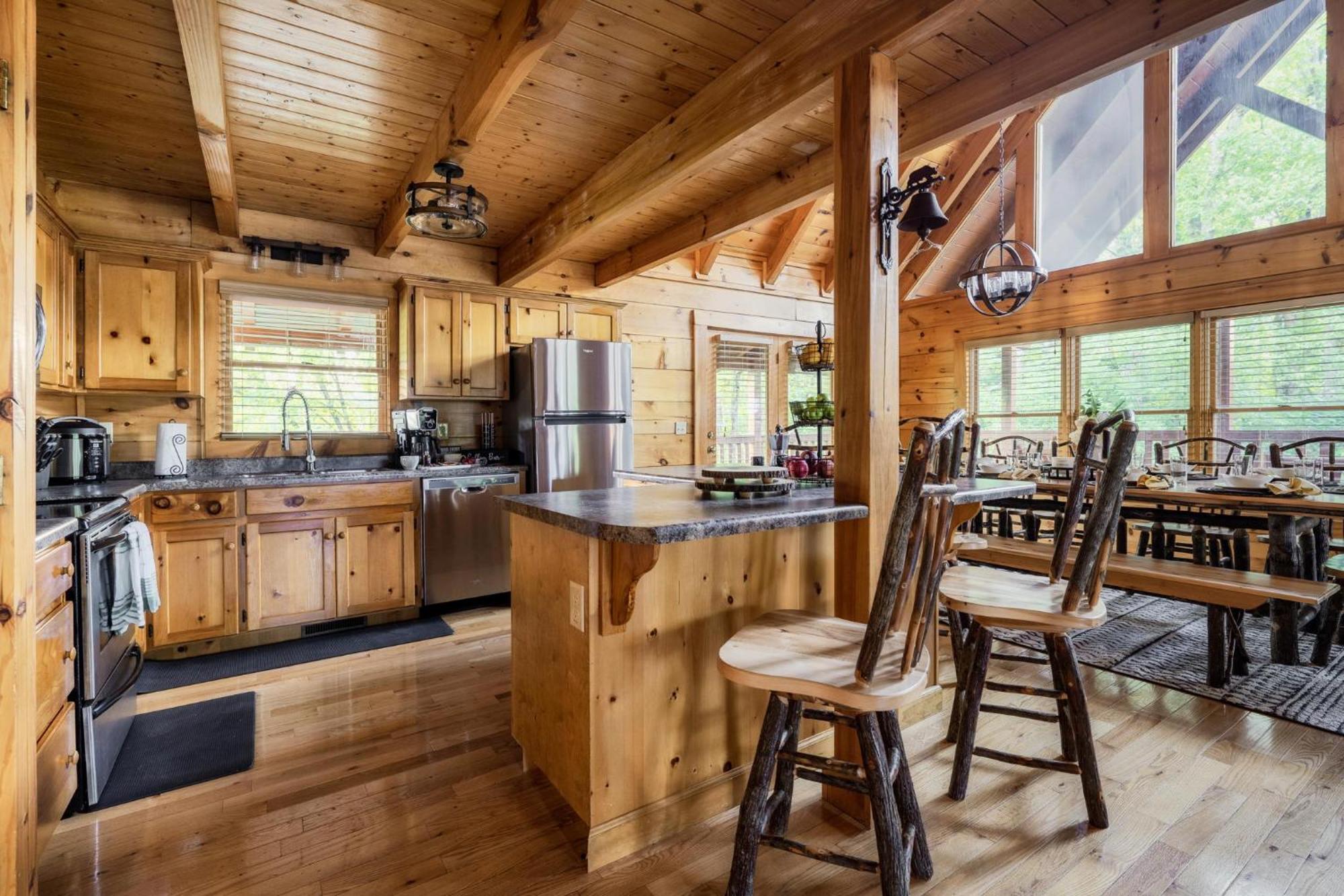 Alpine Resort Near Dollywood, Hot Tub, Game Room, Outdoor Pool, Fast Wifi Pigeon Forge Exterior photo