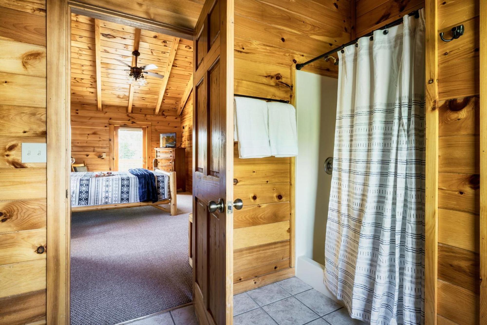 Alpine Resort Near Dollywood, Hot Tub, Game Room, Outdoor Pool, Fast Wifi Pigeon Forge Exterior photo