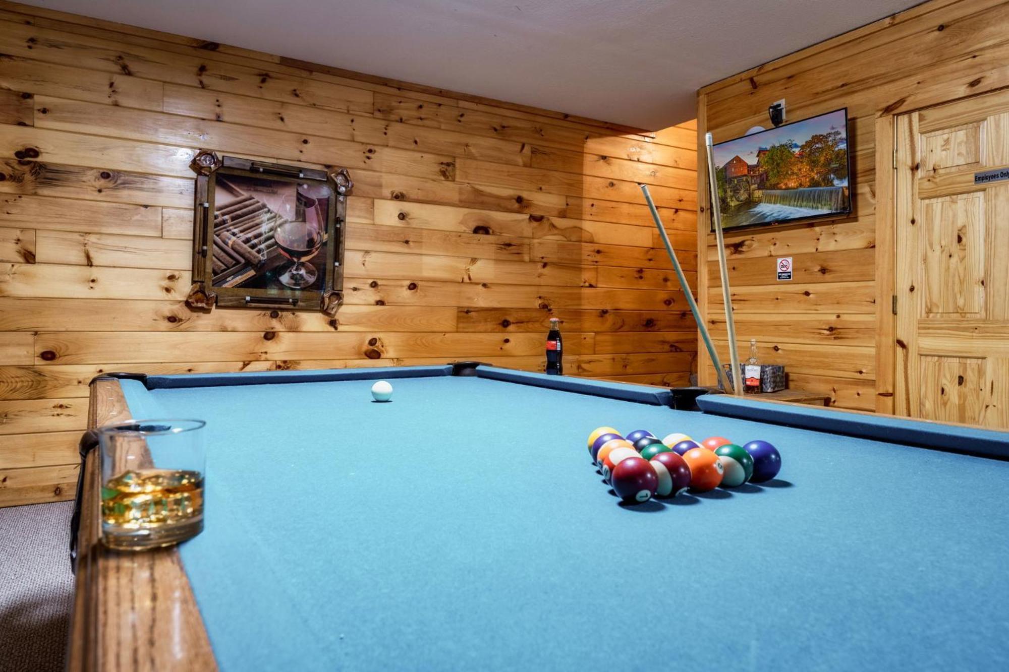 Alpine Resort Near Dollywood, Hot Tub, Game Room, Outdoor Pool, Fast Wifi Pigeon Forge Exterior photo